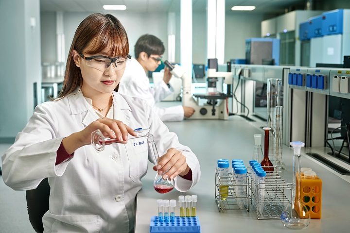 Samsung Biologics Plant #1 technician