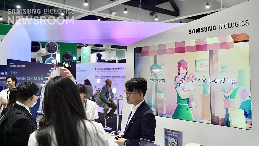 Samsung Biologics booth view2