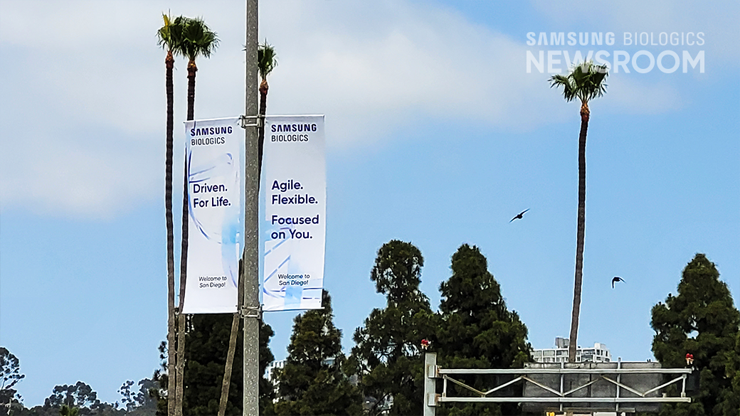 Over 140 banners installed on main street leading from San Diego Airport to the exhibition center image 2